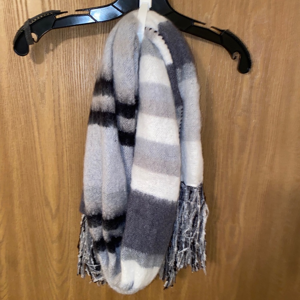 Sonoma scarf